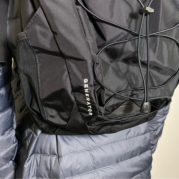 The North Face Generator Backpack School Bag TNF Black BRAND NEW WITH TAGS! - Picture 11 of 14